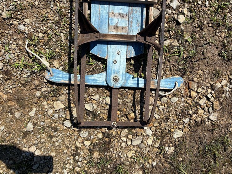 (4)-sleds-image-25