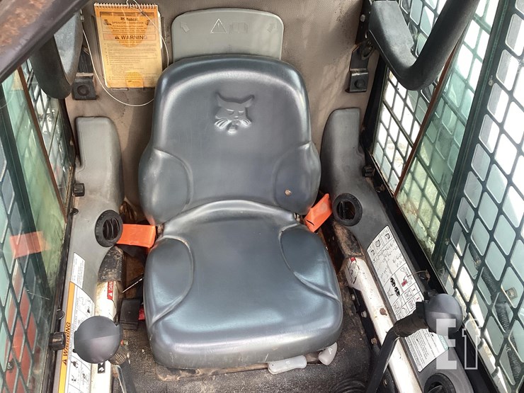 2007-bobcat-t300-image-17