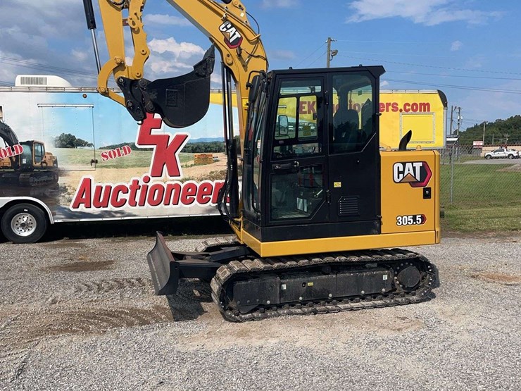 2025-caterpillar-305.5-image-2