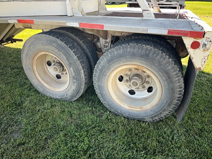 grain-hopper-trailer,-steel-frame-w/-aluminum-hoppers,-new-hopper-bearings,-roll-tarp,-homemade,-**title**-image-8