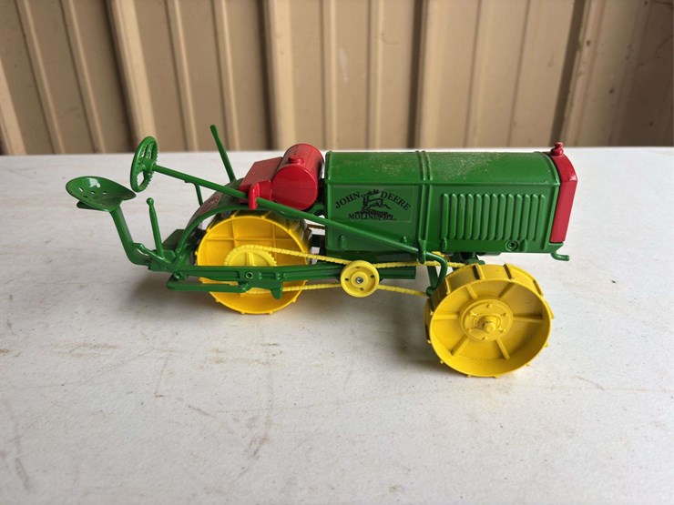john-deere-16-image-2