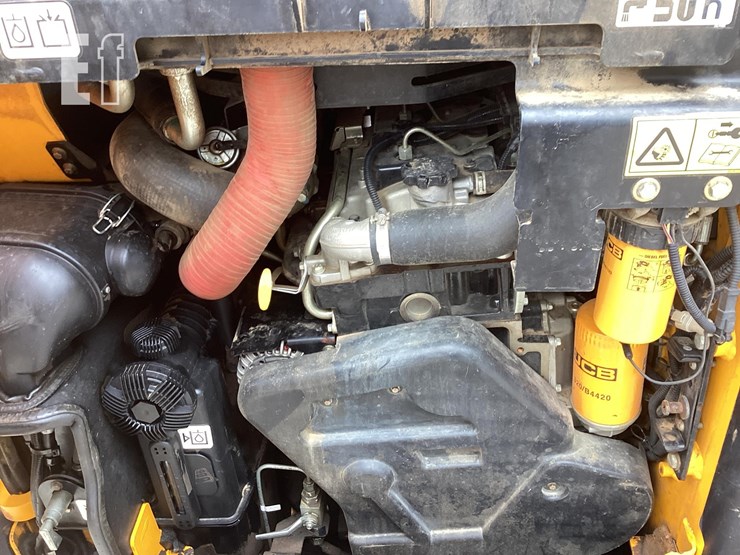 2018-jcb-3ts-8t-image-14