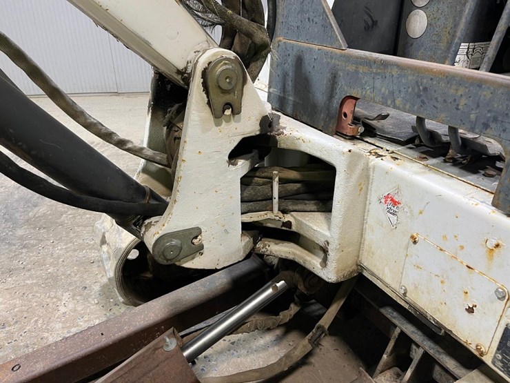 2000-bobcat-331-image-12