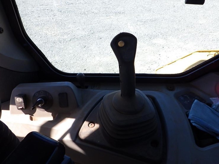 2011-caterpillar-d7e-image-33