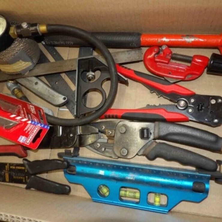 Tools - Wire Pliers, Level, Pipe Cutter