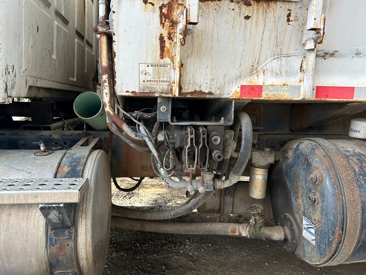 2006-sterling-l8500-image-42