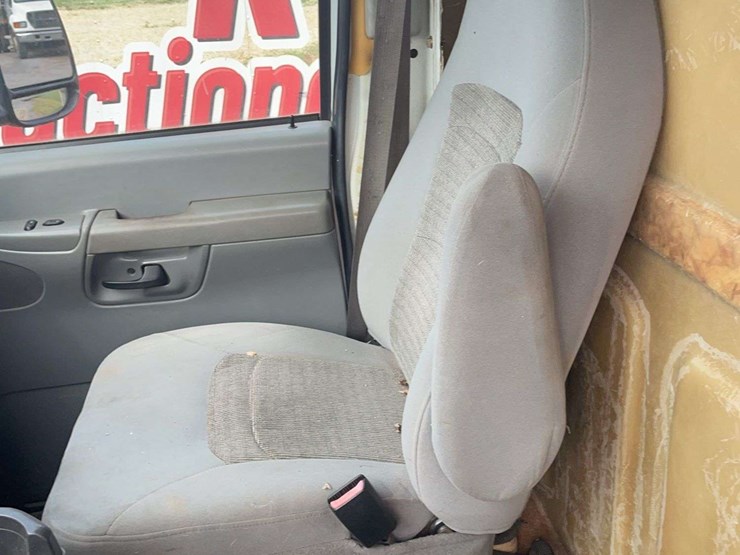 2007-ford-e450-image-21