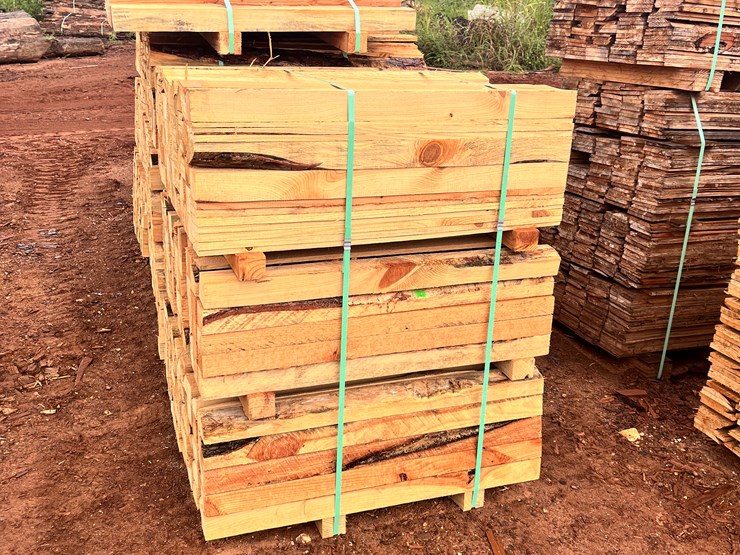 #1041-•-1-full-bunk-of-low-grade-red-cedar-timbers.-12x12-8x8-in-size,-8-12’-long-image-3