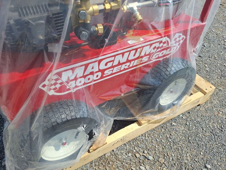 unused-magnum-4000-gold-hot-water-pressure-washer-image-9