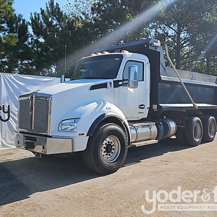 2023 KENWORTH T880