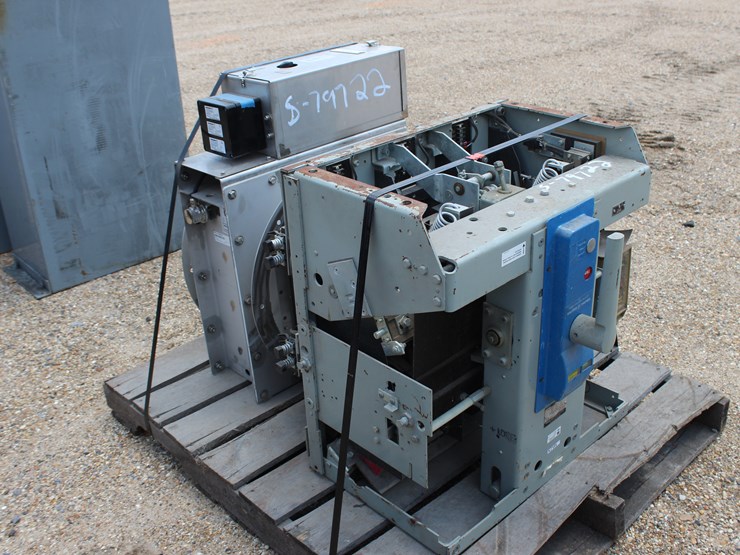 #3488-•-3200-amp-air-breaker-and-air-intake-image-3