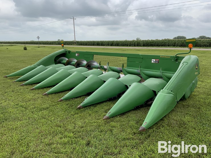 2011-john-deere-608c-stalkmaster-image-1