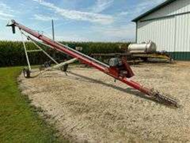 buhler-farm-king-851-image-2