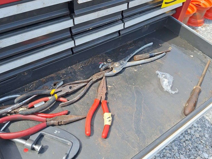 craftsman-doublestack-toolbox-with-misc-tools-image-8