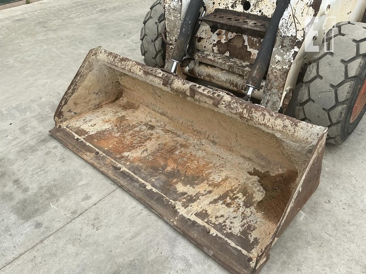 2006-bobcat-s220-image-9
