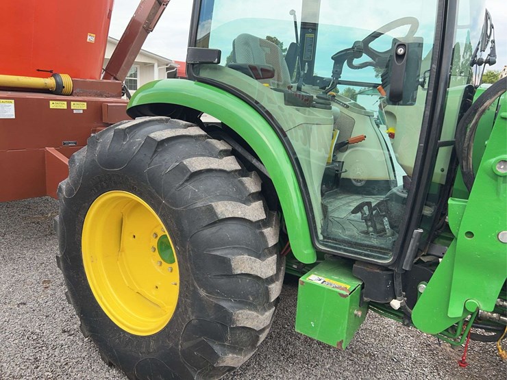 john-deere-4044r-image-29