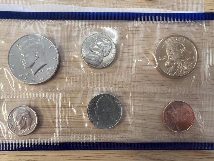 closet--2004-us-mint-coin-set-image-3