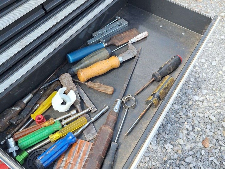 craftsman-doublestack-toolbox-with-misc-tools-image-7