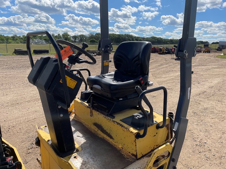 2019-dynapac-cc122-image-16