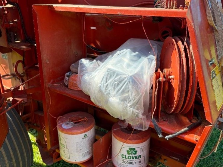 heston-555t-round-hay-baler-(one-owner)-image-9