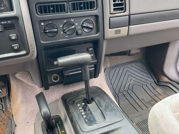1994-jeep-cherokee-image-17