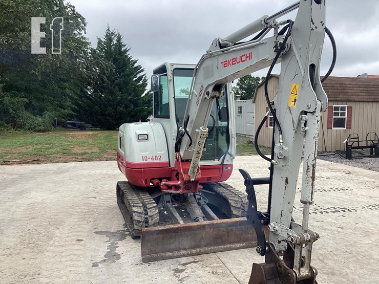 2018-takeuchi-tb240-image-6