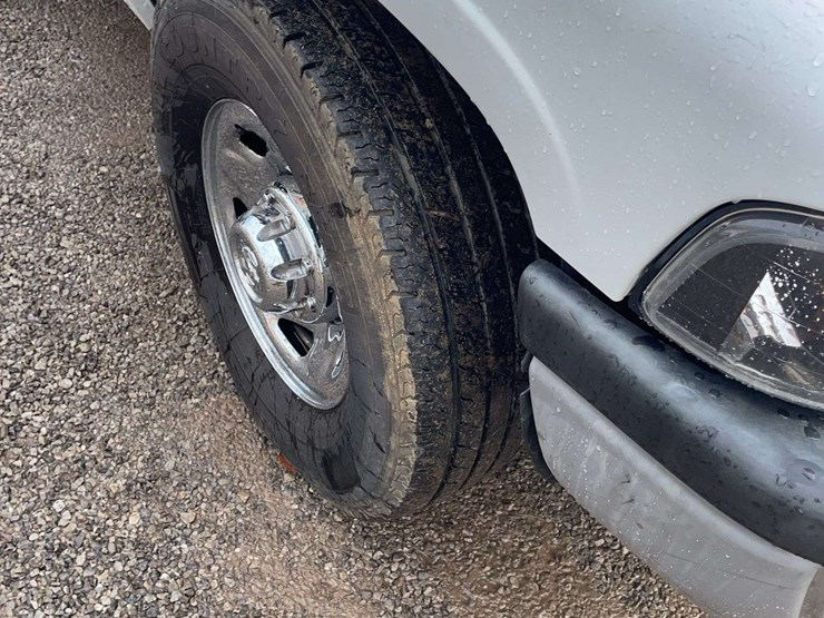 2001-dodge-2500-image-14