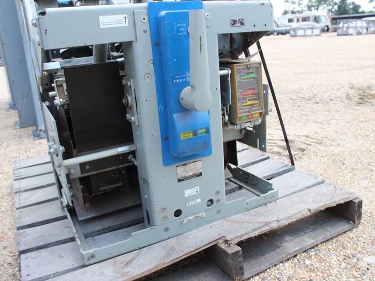 #3488-•-3200-amp-air-breaker-and-air-intake-image-5