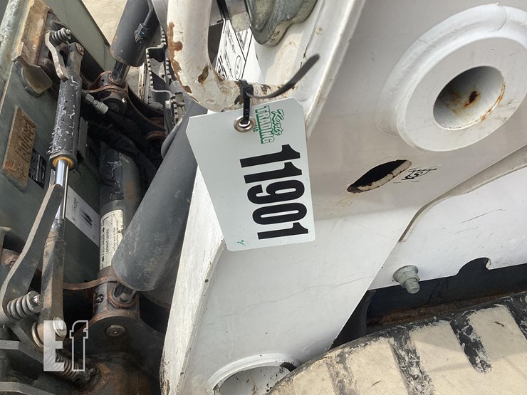 2022-bobcat-t770-image-19