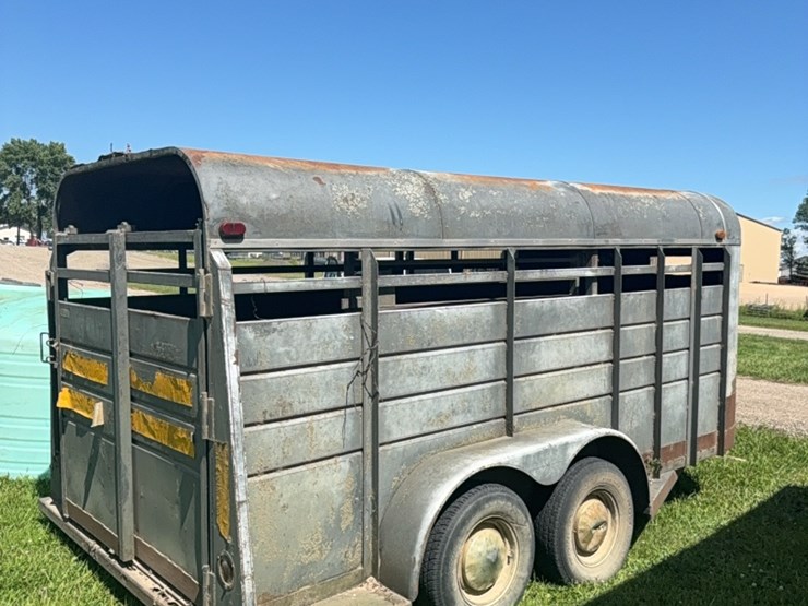 better-built-16’-livestock-trailer--no-title-image-1