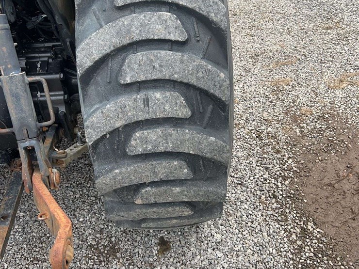 john-deere-3120-image-15