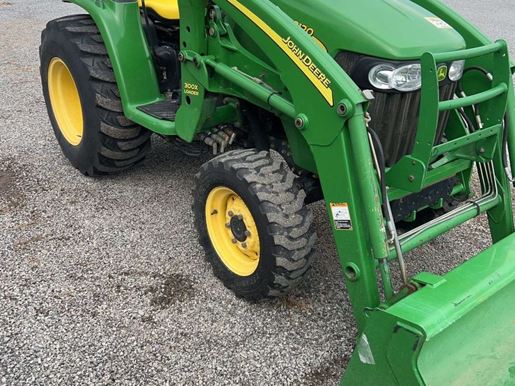 john-deere-3120-image-5