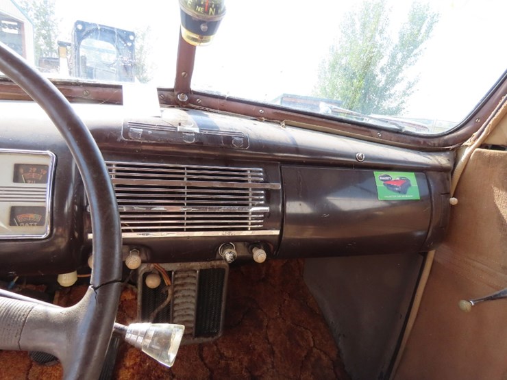 1940-ford-deluxe-survivor-4dr-sedan-image-33