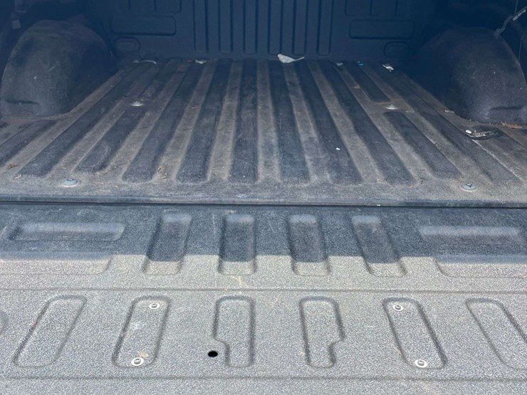2020-ford-f150-xl-image-13
