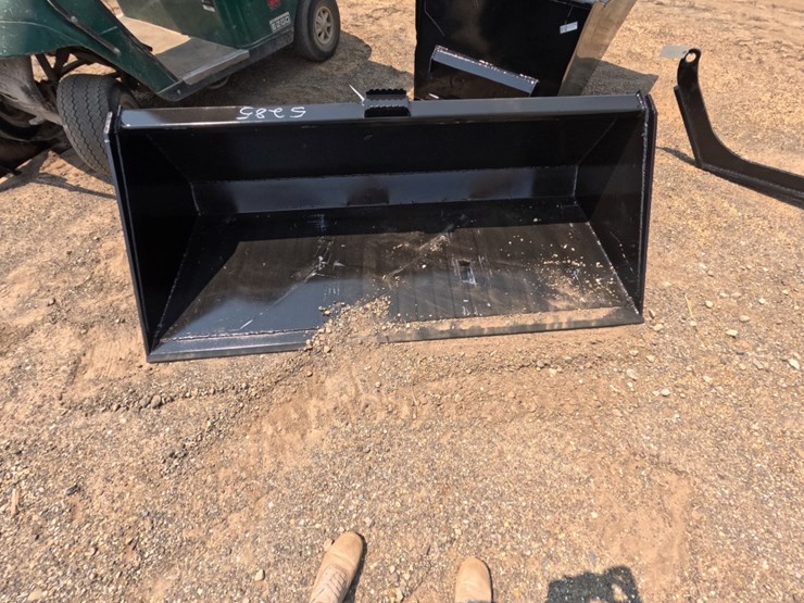#5285-•-78"-skid-steer-bucket-w/blade-image-2