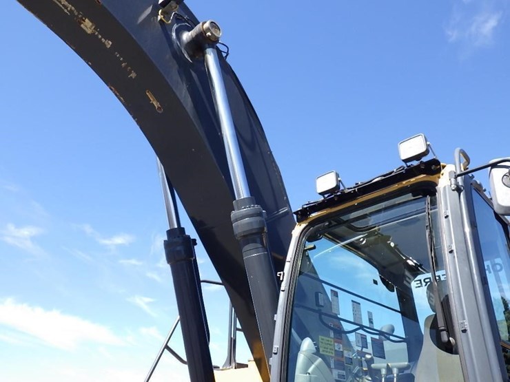 2016-deere-300g-lc-image-13