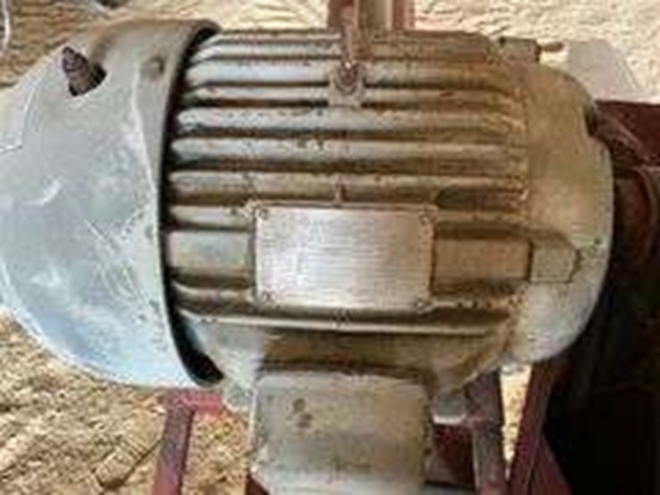 buhler-farm-king-851-image-11