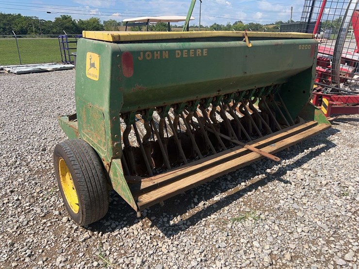 john-deere-8200-image-8