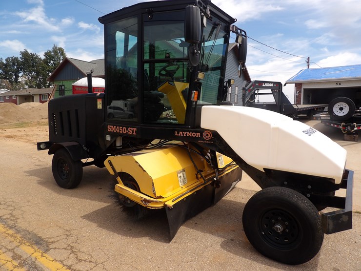 #73-•-#27064-•-2017-laymor-sm-450st-street-sweeper-image-4