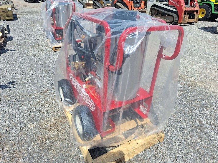 unused-magnum-4000-gold-hot-water-pressure-washer-image-10