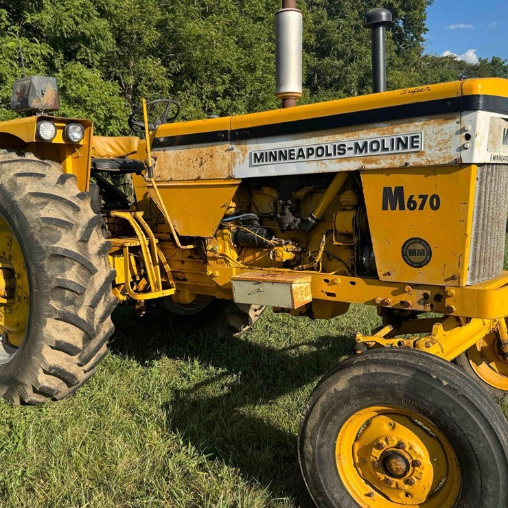 1968 MINNEAPOLIS MOLINE M670