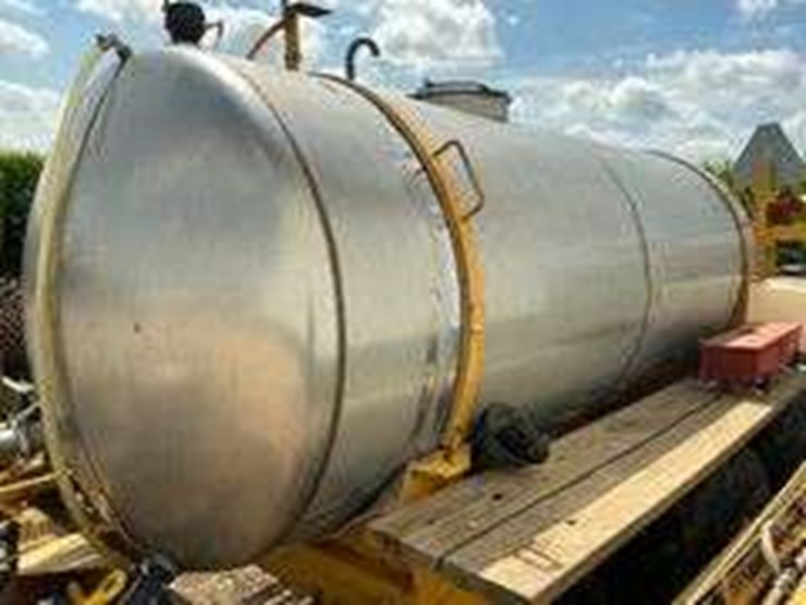 1000-gal-stainless-steel-sprayer-image-5