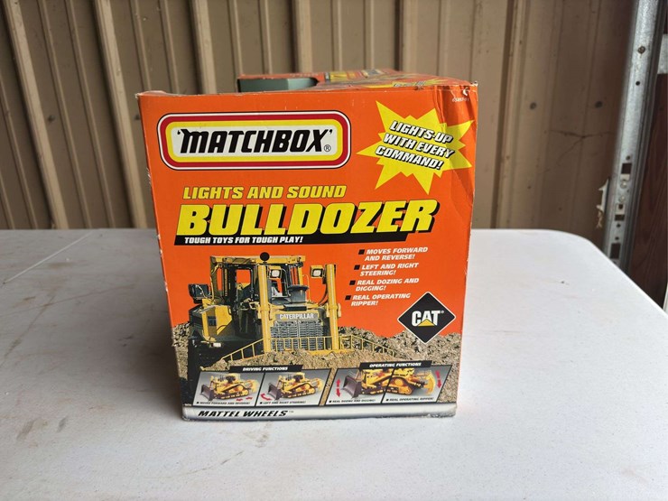 (3)-cat-bulldozer-remote-control-and-vehicle-models-image-9