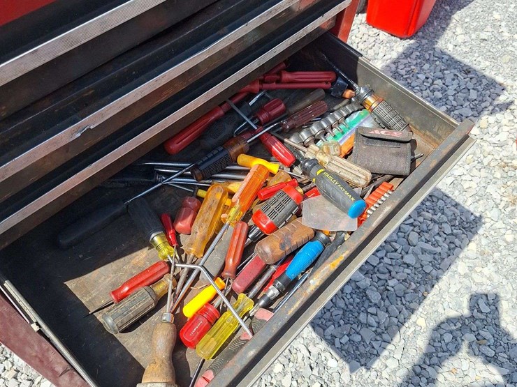 craftsman-doublestack-toolbox-with-misc-tools-image-11