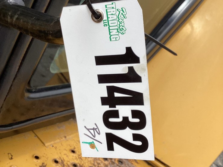 2019-caterpillar-440-image-21