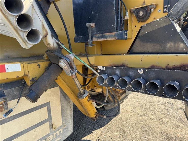 2005-john-deere-70-image-10