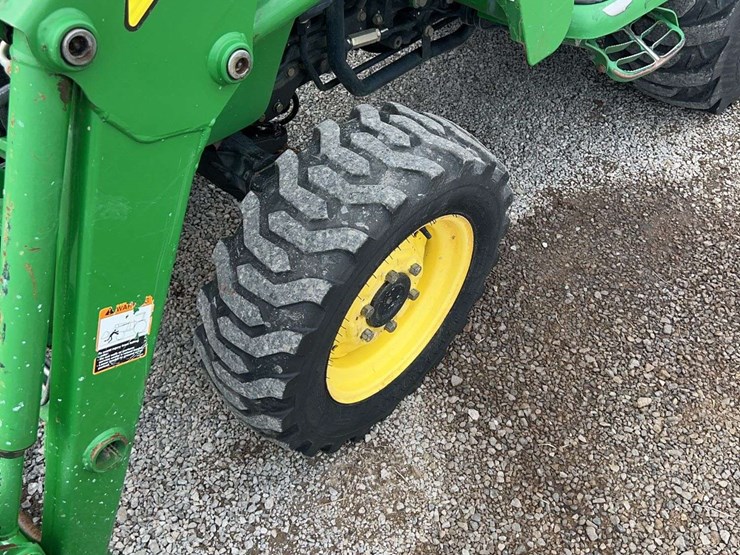 john-deere-3120-image-9
