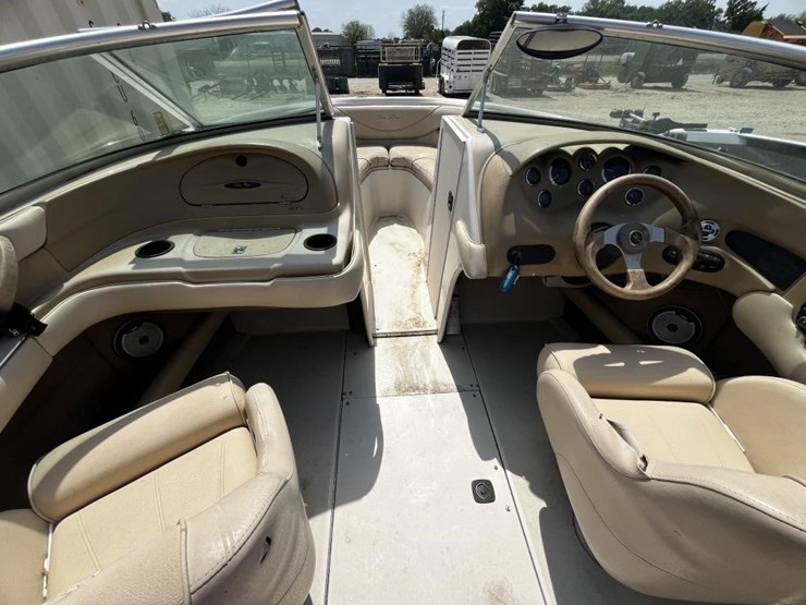 l3---boat-sea-ray-210-image-8