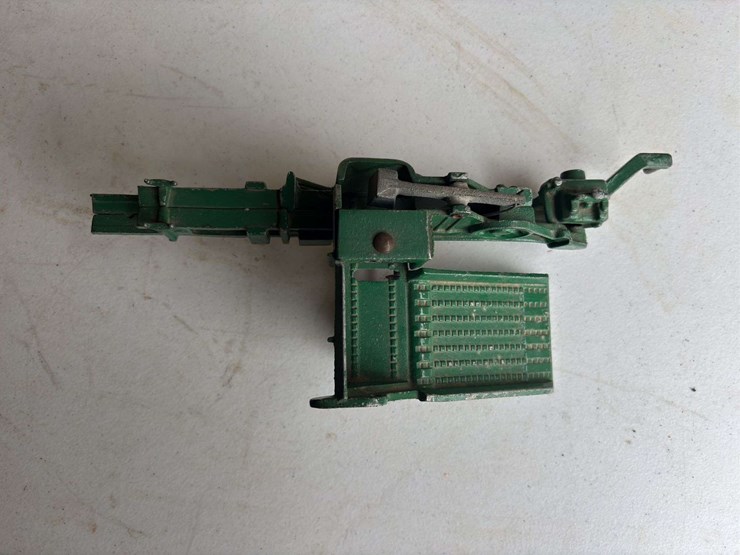 oliver-70-image-13