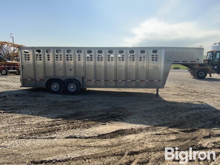 2013-wilson-psgn-5724t-7'-x-24'-aluminum-t/a-gooseneck-livestock-trailer-image-4